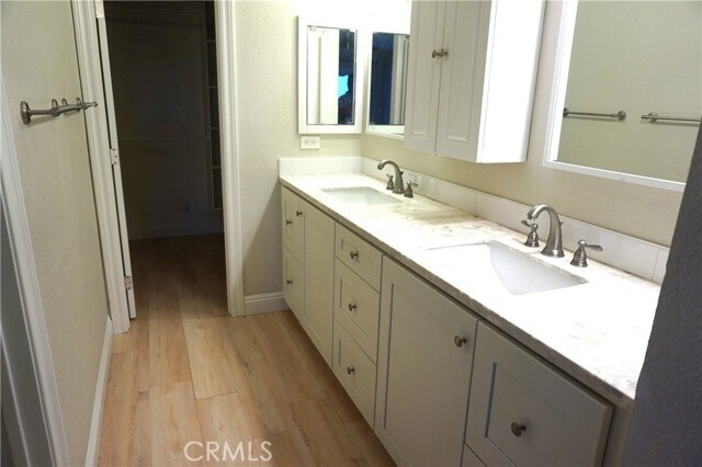 Foto del edificio - 16521 Grunion Ln