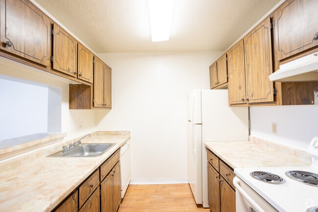 2BD, 2BA - 943SF - Kitchen - The Retreat at Candelaria