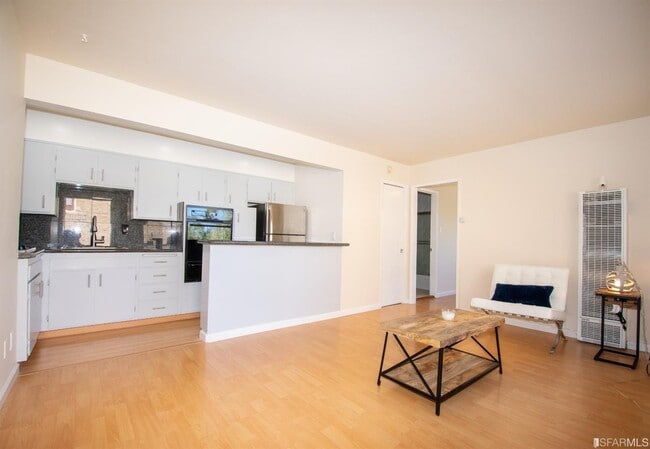 Building Photo - 459 Jersey St