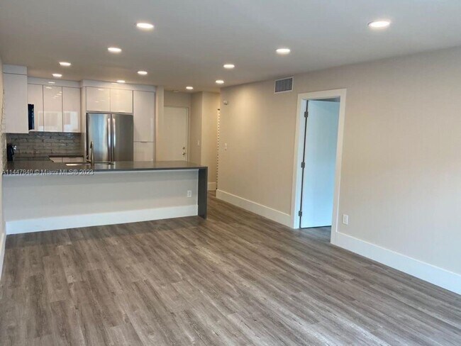 Building Photo - 7707 Camino Real