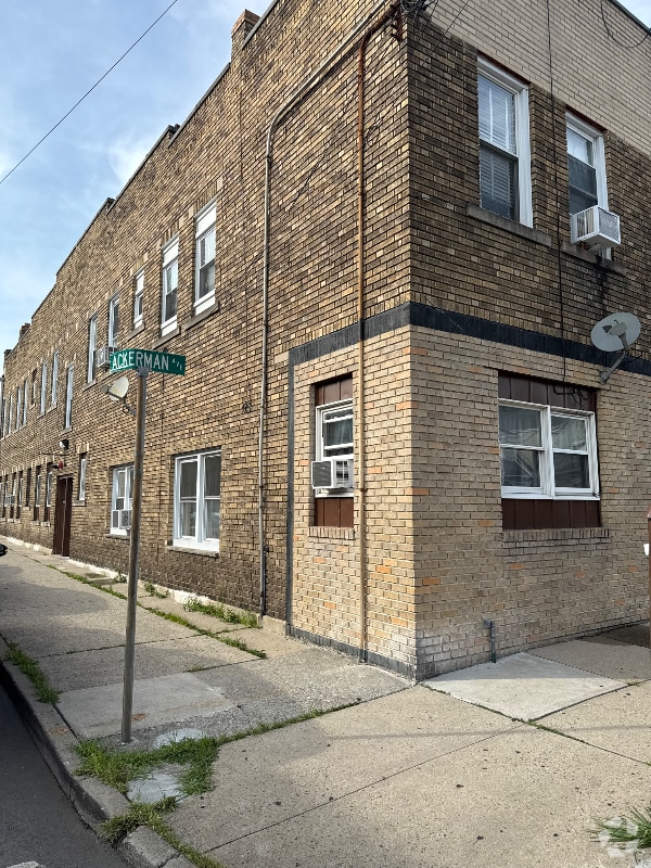Building Photo - 190 Ackerman Ave