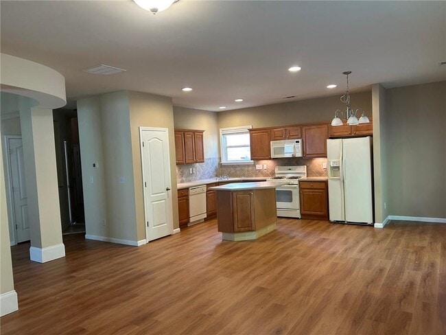 Foto del edificio - 130 Creekwood Tr