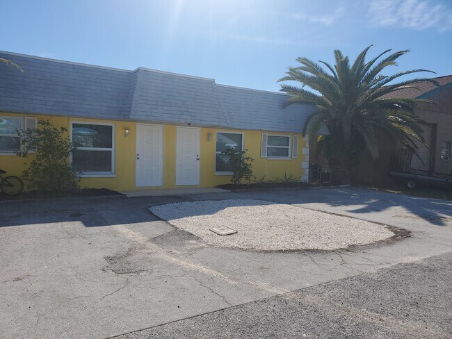 Building Photo - 165 174th Ave E