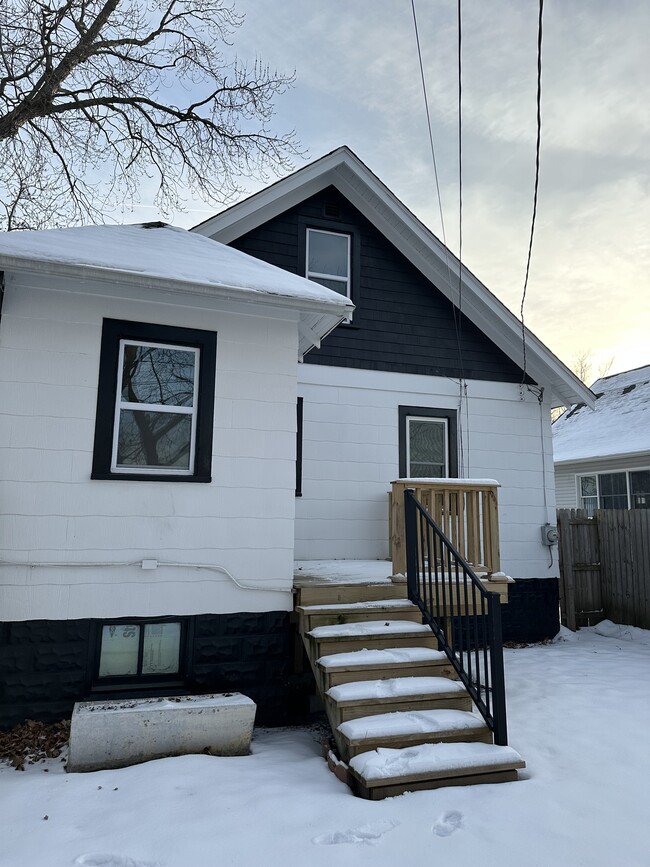 Building Photo - 1607 Howard St