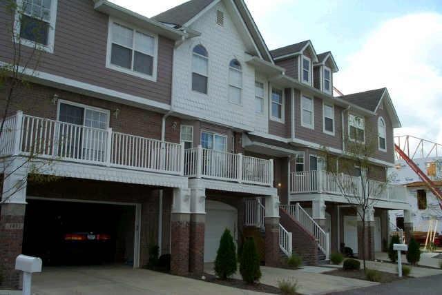 Primary Photo - 1445 Frontier Dr
