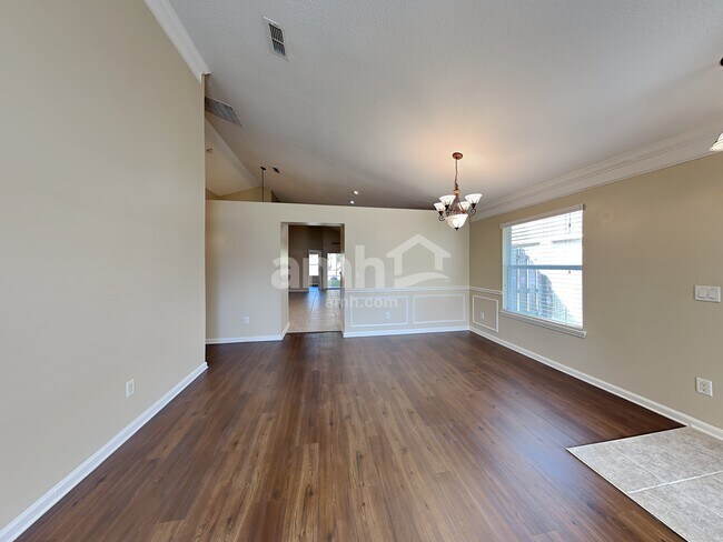 Foto del edificio - 804 Templeton Ln