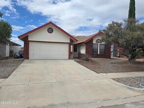 Building Photo - 1025 Desierto Luna St
