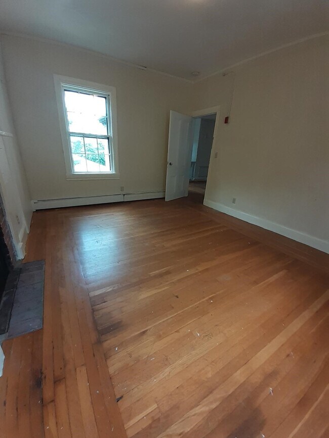 Bedroom - 35 Bowen St