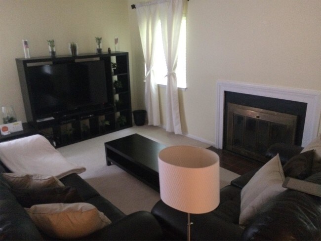 Foto del edificio - 6136 Heath Ridge Ct