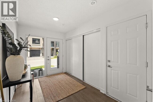 Photo du bâtiment - 1121 Cooke Blvd.