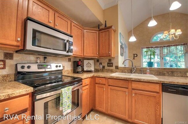 Building Photo - 4 br, 2.5 bath House - 14906 Orchard Grove...
