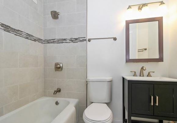 Foto del edificio - 8450 S Cottage Grove Ave