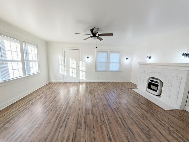 Building Photo - 1500 N Drexel Blvd