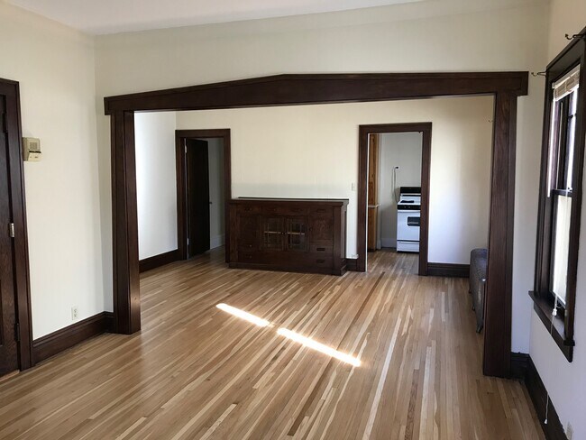 Foto del edificio - 3719 Harriet Ave