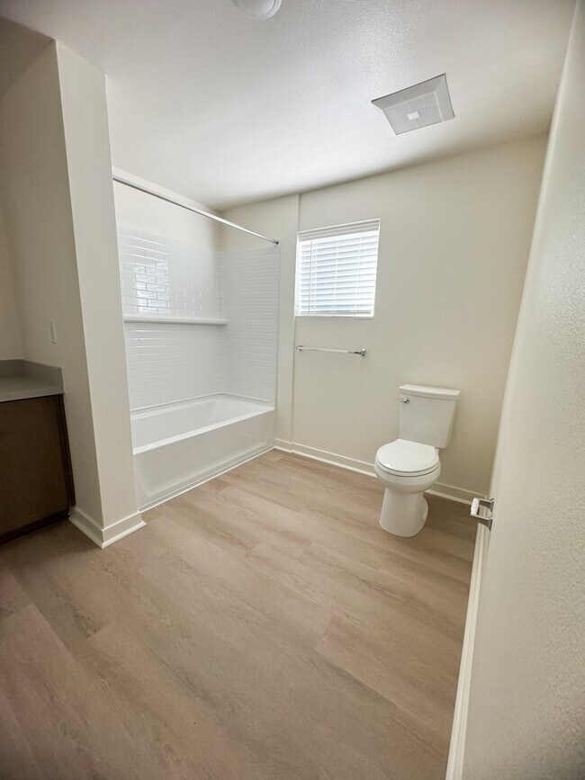 Foto del edificio - Alexander Valley Apartments - USDA Farm Labor Housing