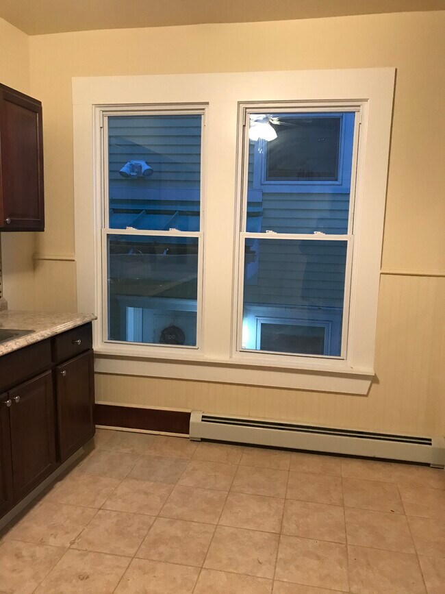 KITCHEN AREA SPACE - 53 Garden St