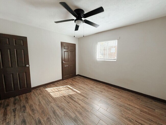 Foto del edificio - 155 Sycamore Ln