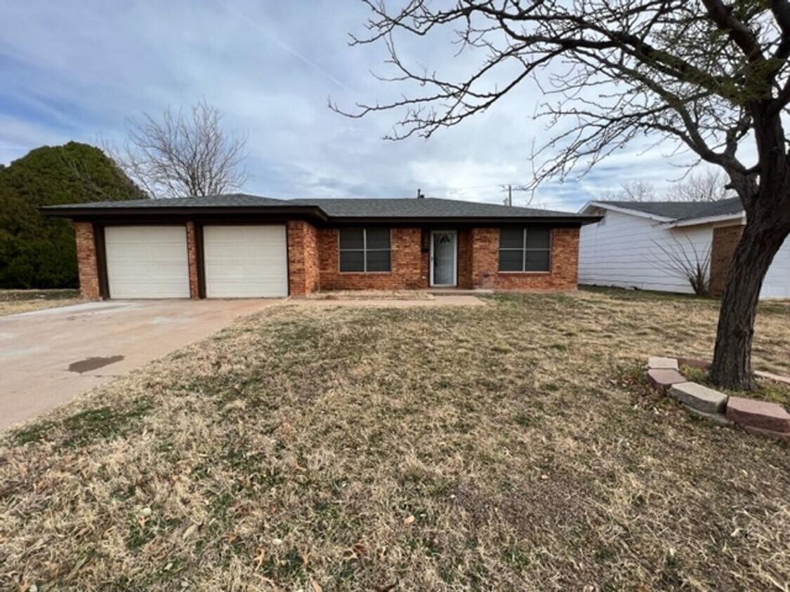 Primary Photo - 5226 Llano St