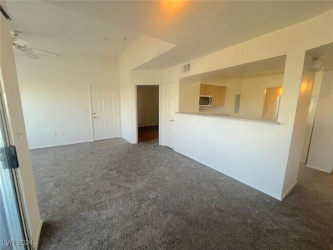 Building Photo - 6955 N Durango Dr