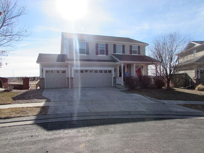Foto del edificio - Beautiful 2-Story Home with 3-Car Attached...