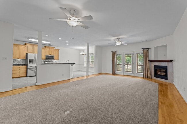 Building Photo - 2300 Greenwing Ct