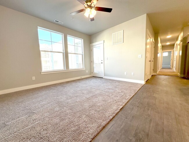 Foto del edificio - Brand new - Never Lived In - Gardner Point...