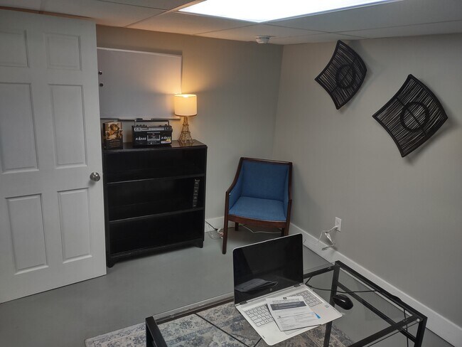 Oficina/Dormitorio - 60 E State St