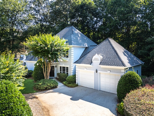 Building Photo - 1050 Shady Valley Pl NE