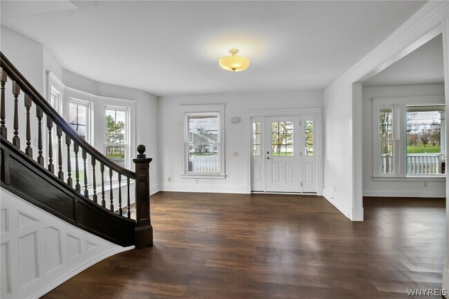 Foto del edificio - 5849 Broadway St