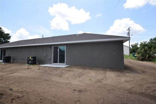 Building Photo - 925 E McDonald Ave