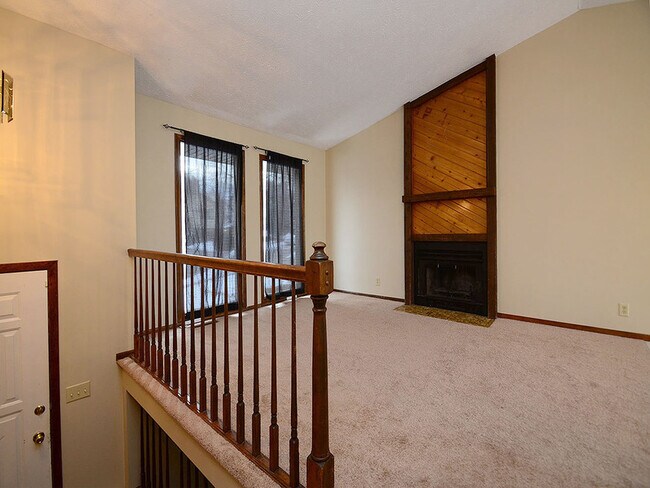 Building Photo - 2206 Scarborough Dr