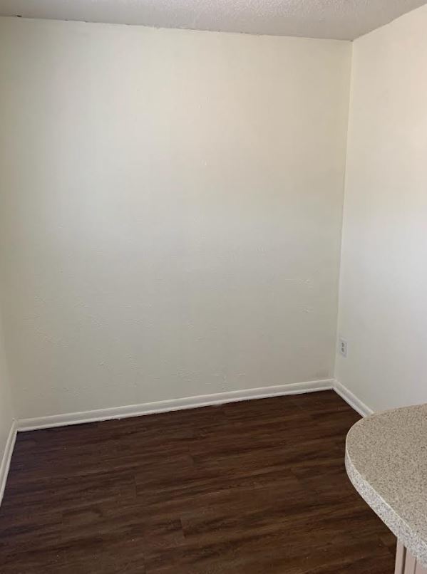 Sala de estar - 2367 Jennifer Dr