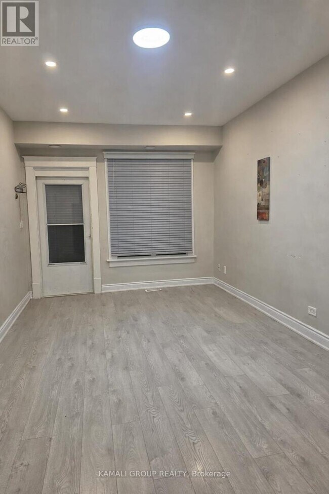 Photo du bâtiment - MAIN - 4554 THIRD AVENUE