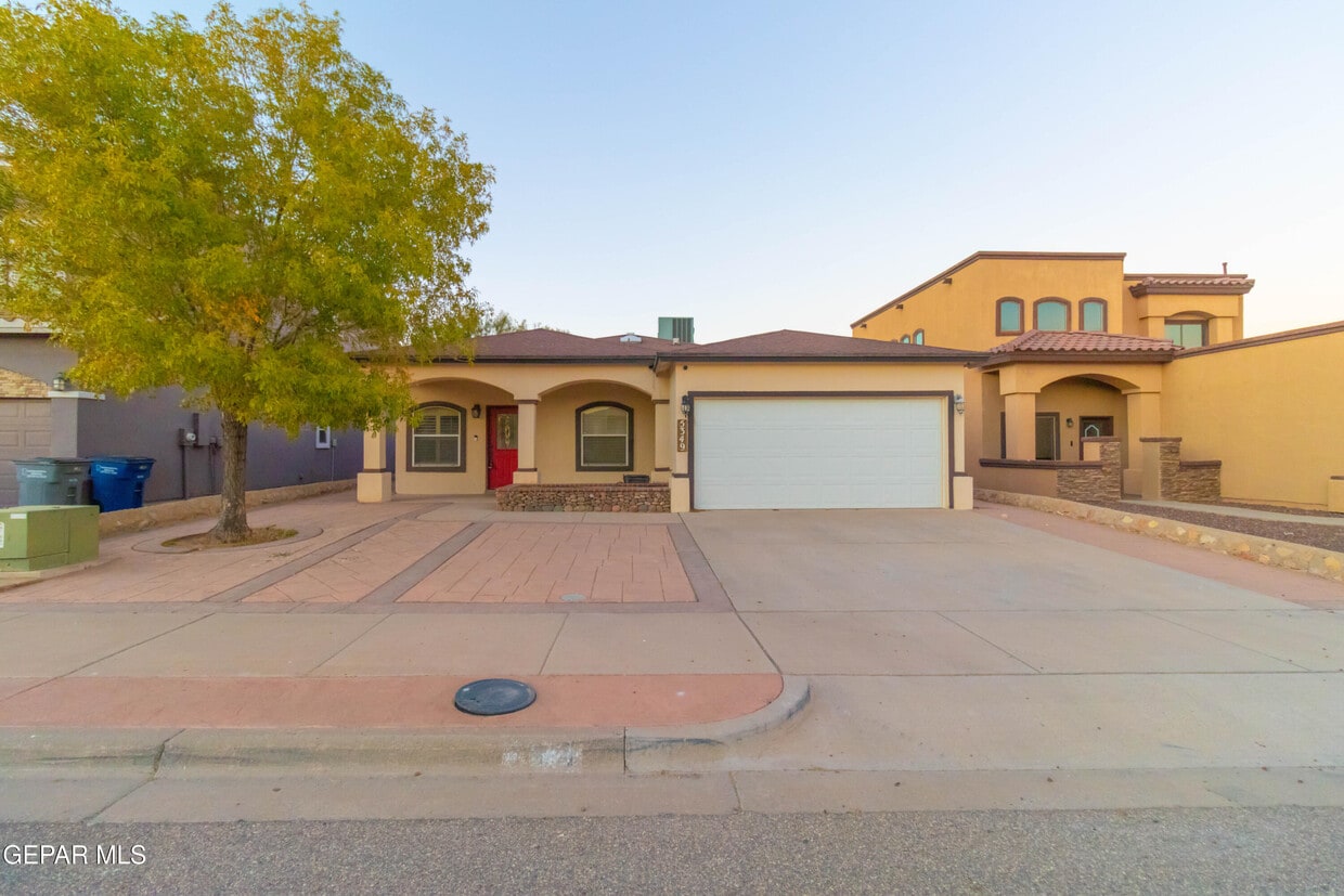 Foto principal - 5349 Jose Duran Ln