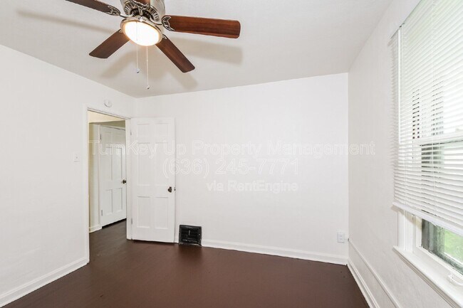 Foto del edificio - 7150 Manette Dr
