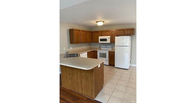 Foto del edificio - 10649 Midway Dr