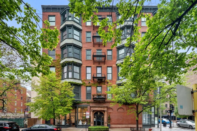 Foto del edificio - 104 W Oak St