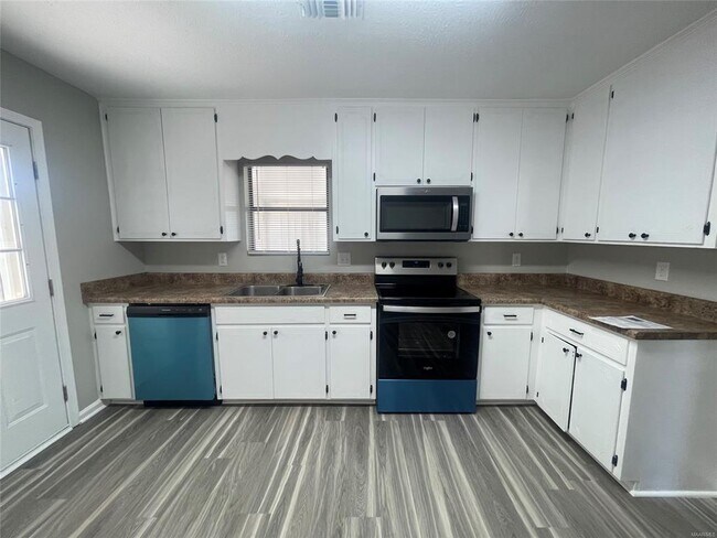 Building Photo - 7048 Epperson Dr