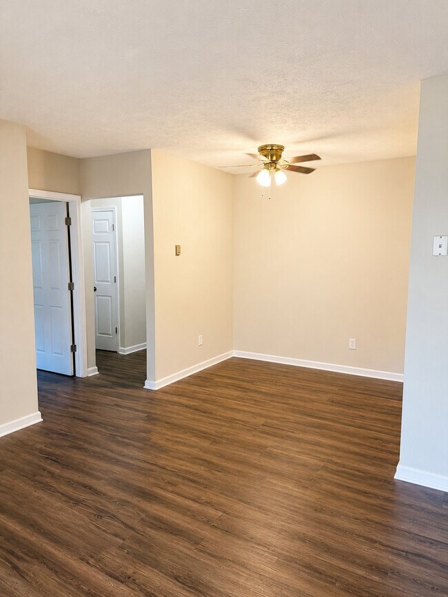 Foto del edificio - 2065 Sutton Ave