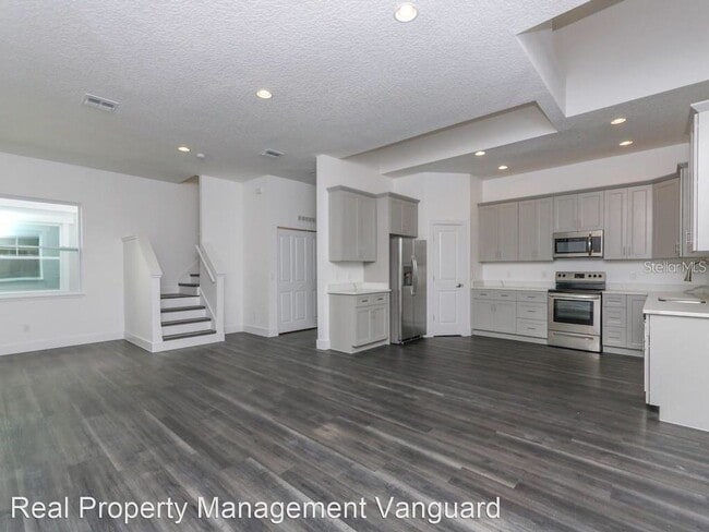 Building Photo - 3 br, 2.5 bath House - 21 W Orlando St