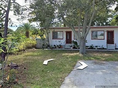 1/2 Duplex - Large two bedroom with W/D hook up, Seminole FL - 1/2  Duplex - Large two bedroom with W/D hook up, Seminole FL