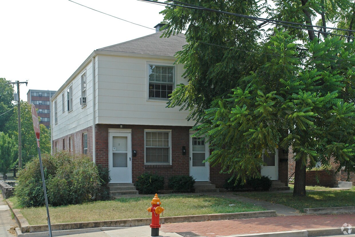 Primary Photo - 546 Fatherland St