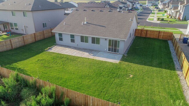 Foto del edificio - COMING SOON !! 4 Bed 2 bath 5 Mile Prairie newer home with open concept design