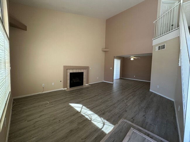Building Photo - Silverado Ranch town-home in a gated commu...
