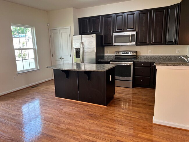 Building Photo - 2012 Elm Tree Ct