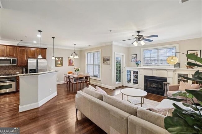 Building Photo - 305 Le Gran Bend