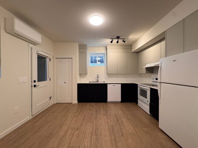 Photo du bâtiment - 11052 Lockwood St