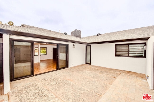 Building Photo - 270 Grace Dr