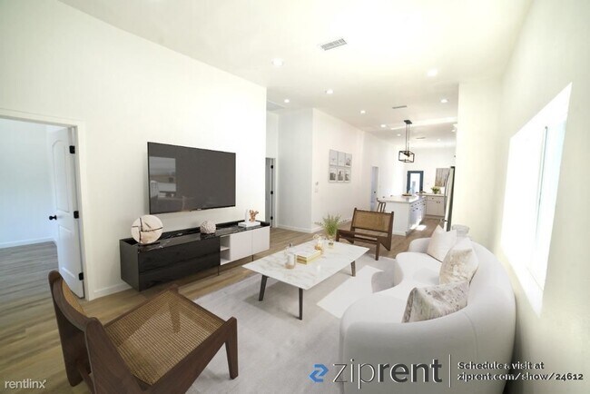 Foto del edificio - 3 br, 2 bath House - 2246 Duvall St, Los A...