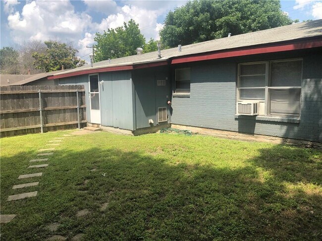 Foto del edificio - 7005 Guadalupe St